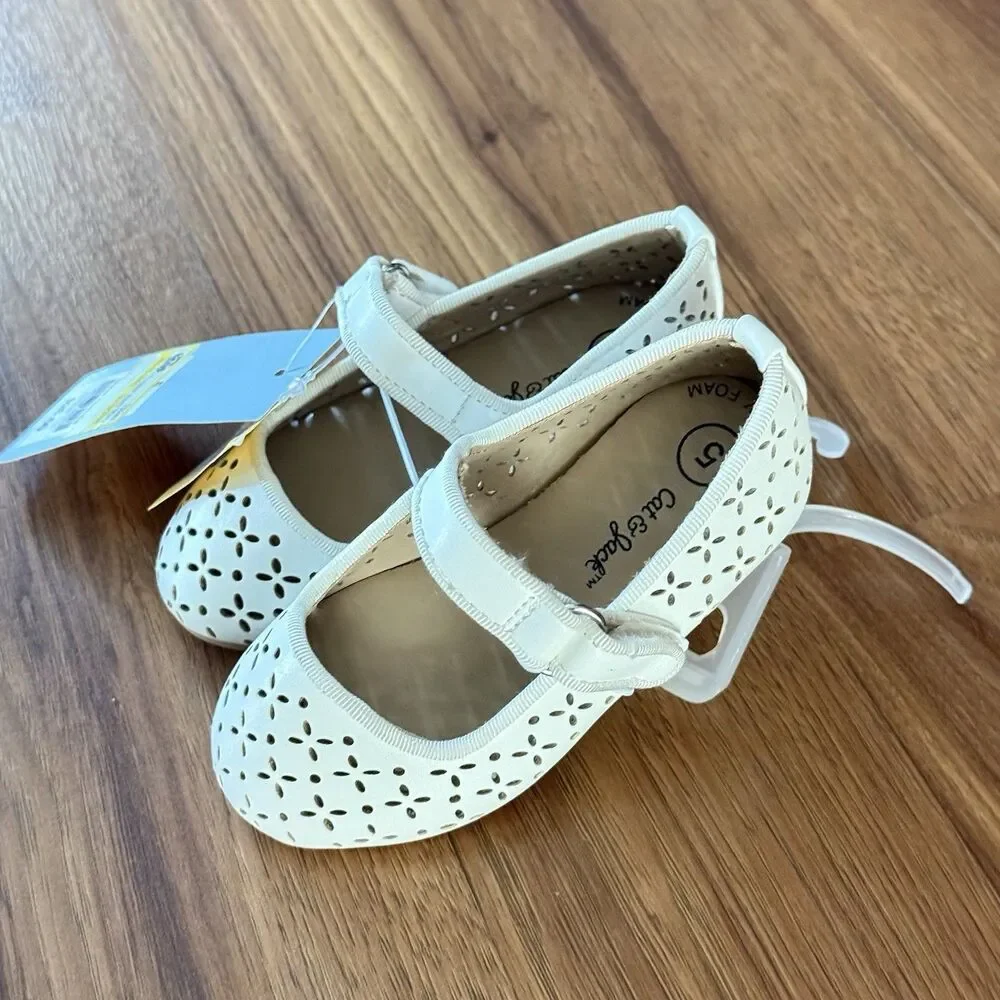 Cat & Jack Girls White Mary Jane Shoes Size 5T New - Picture 7 of 16